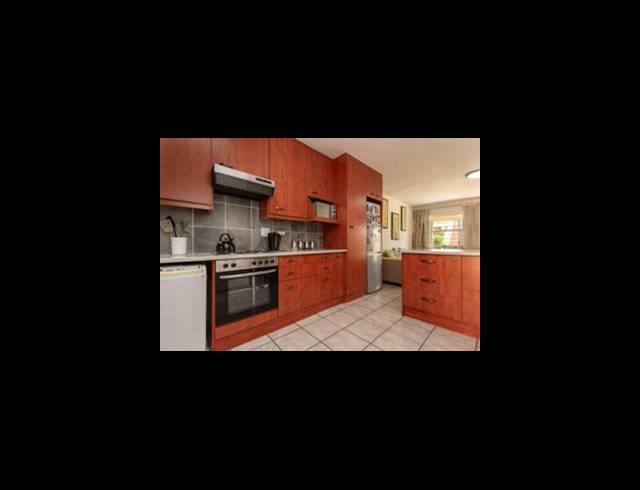 3 BEDROOM TOWNHOUSE FOR SALE IN BRACKENDOWNS
